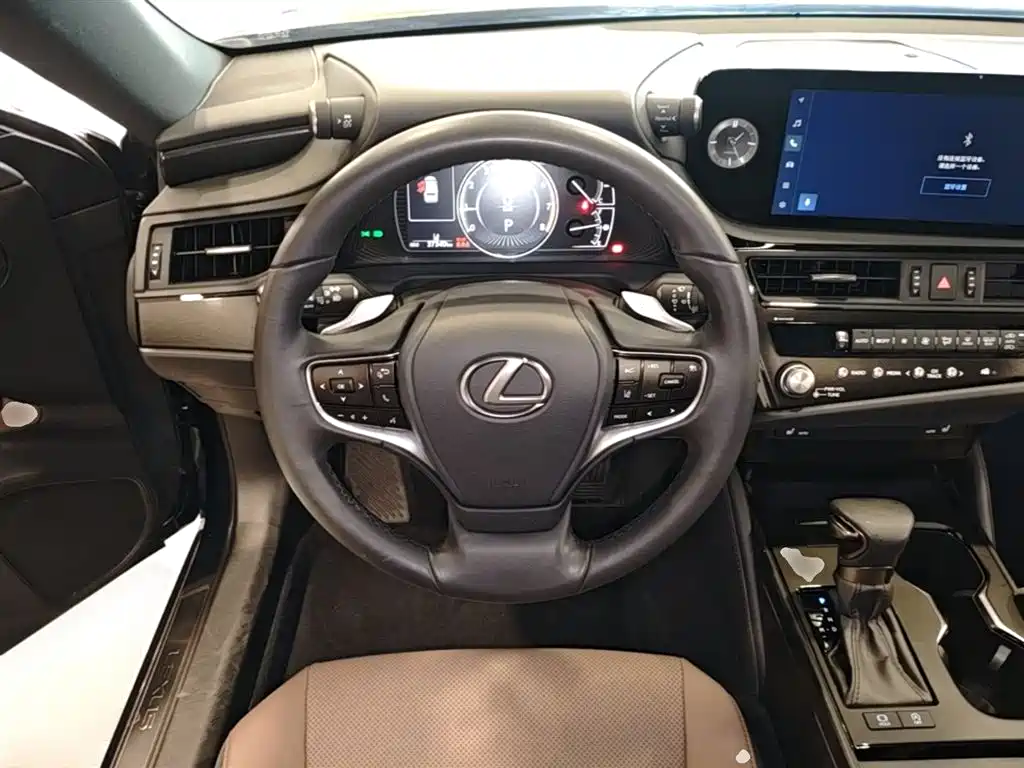 Lexus ES 2022 200 Excellence Edition фото 17
