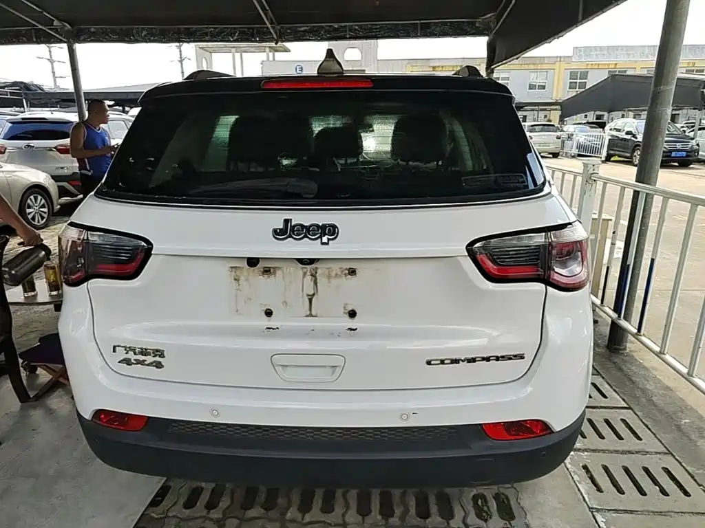 Фото 6 - Jeep Compass