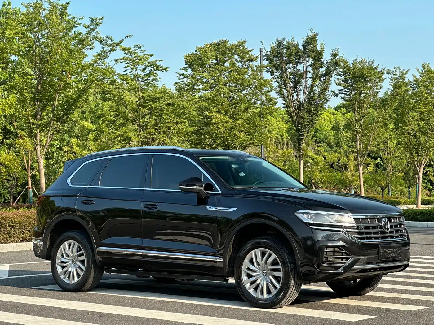 Volkswagen Touareg 2019 2.0TSI Sharp Wing Edition China VI фото 2