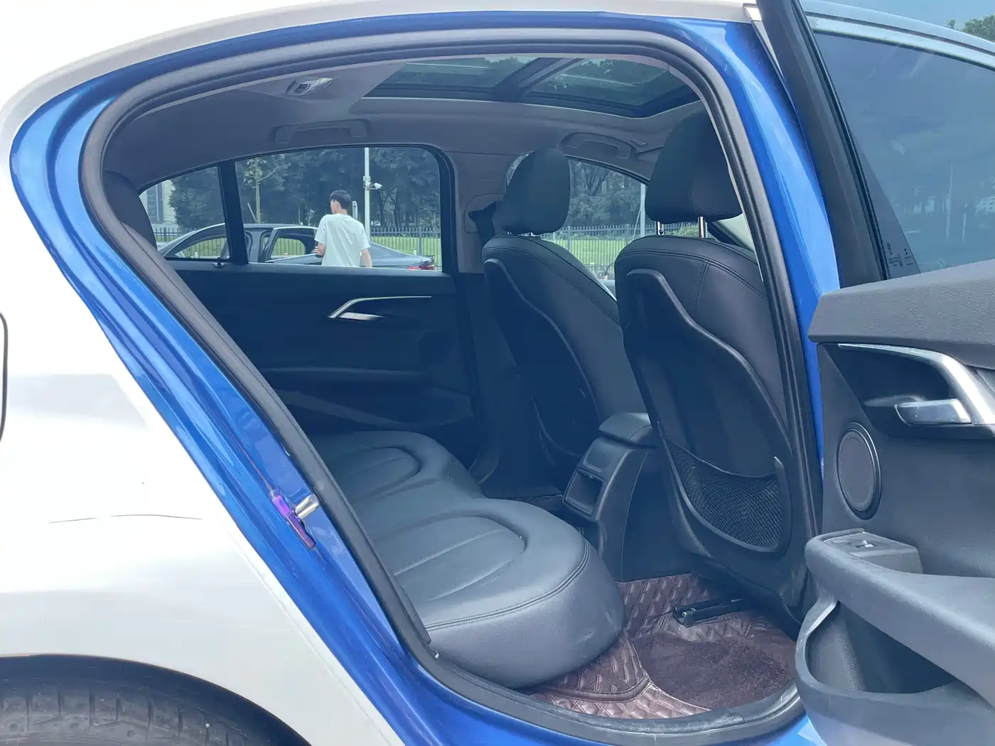 BMW 1 Series 2018 118i Sport Edition фото 14