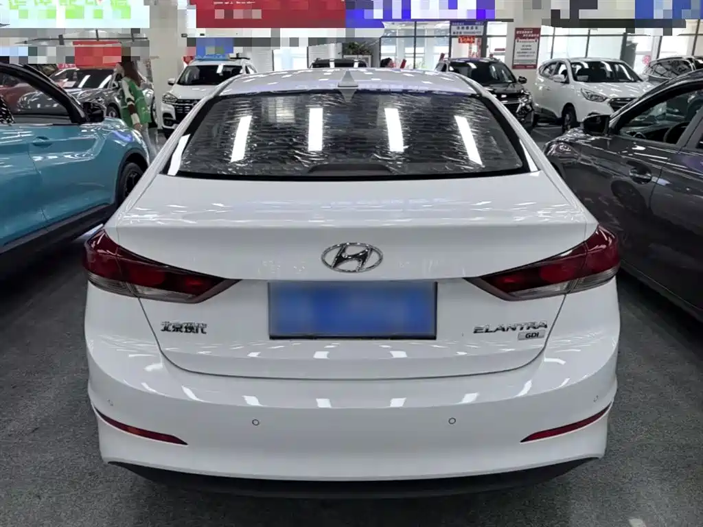 Hyundai Elantra 2016 Model 1.6L Automatic Smart Elite фото 6