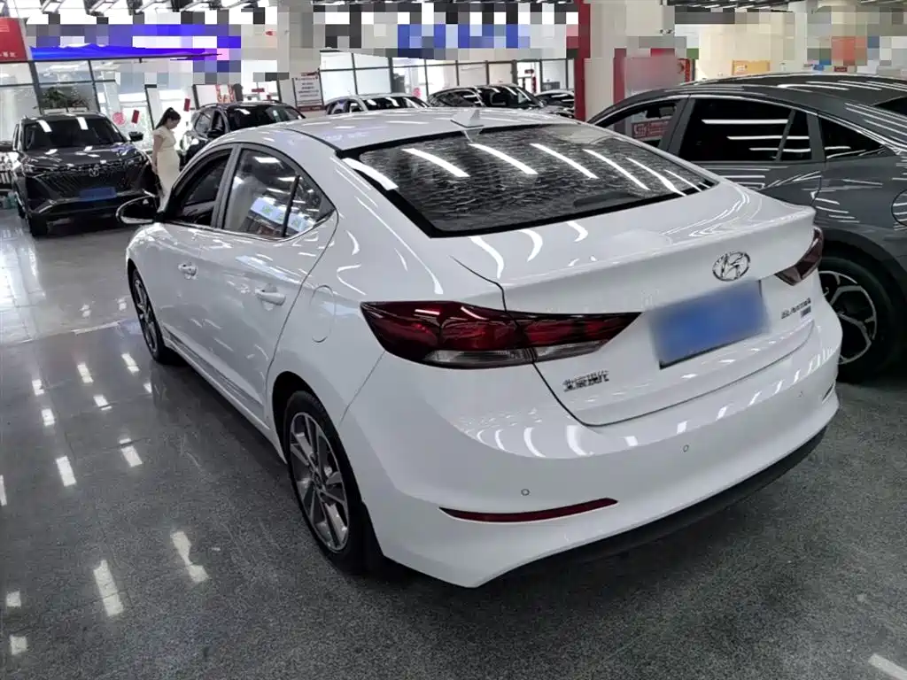 Hyundai Elantra 2016 Model 1.6L Automatic Smart Elite фото 5