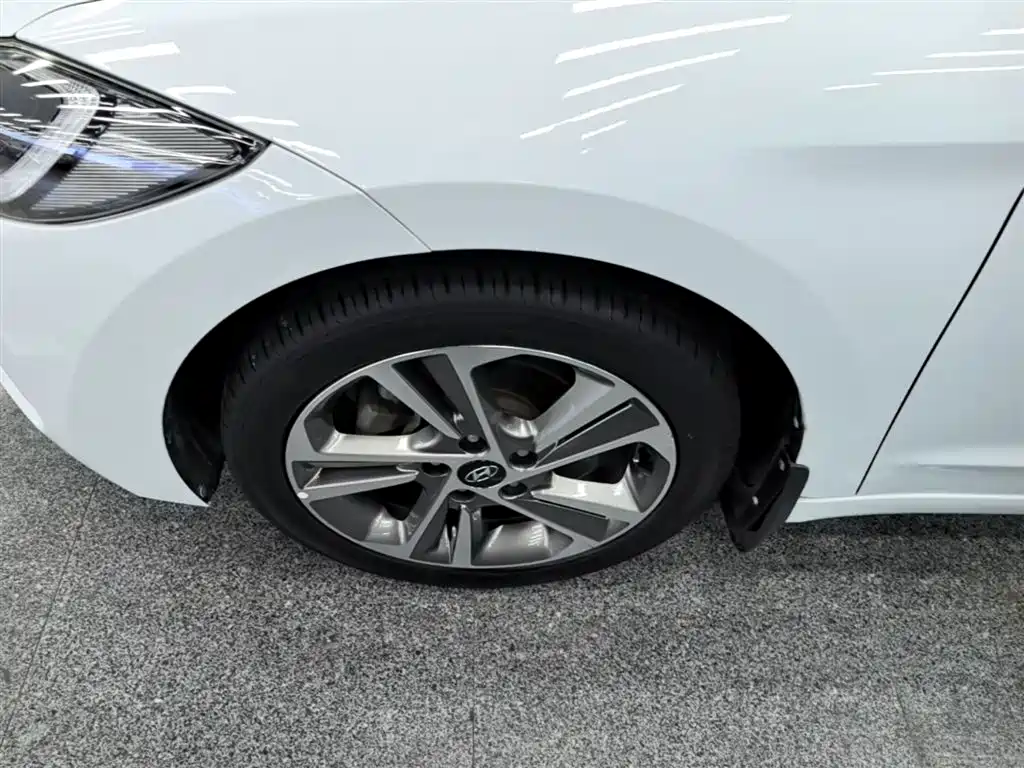 Hyundai Elantra 2016 Model 1.6L Automatic Smart Elite фото 23