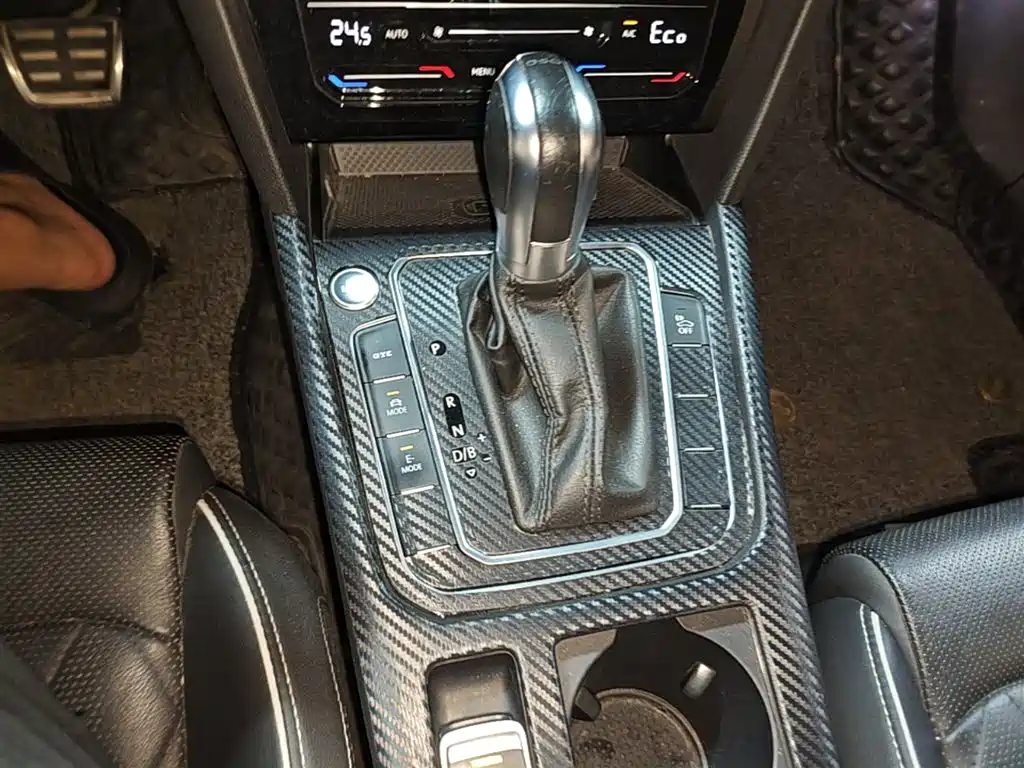 Volkswagen Magotan GTE Plug-in Hybrid 2020 GTE Luxury фото 14