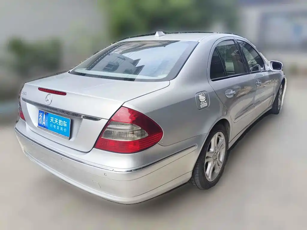 Фото 2 - Mercedes-Benz E-Class