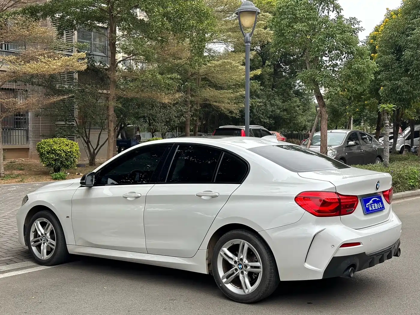 BMW 1 Series 2021 Facelift 120i M Sport Shadow Edition фото 8