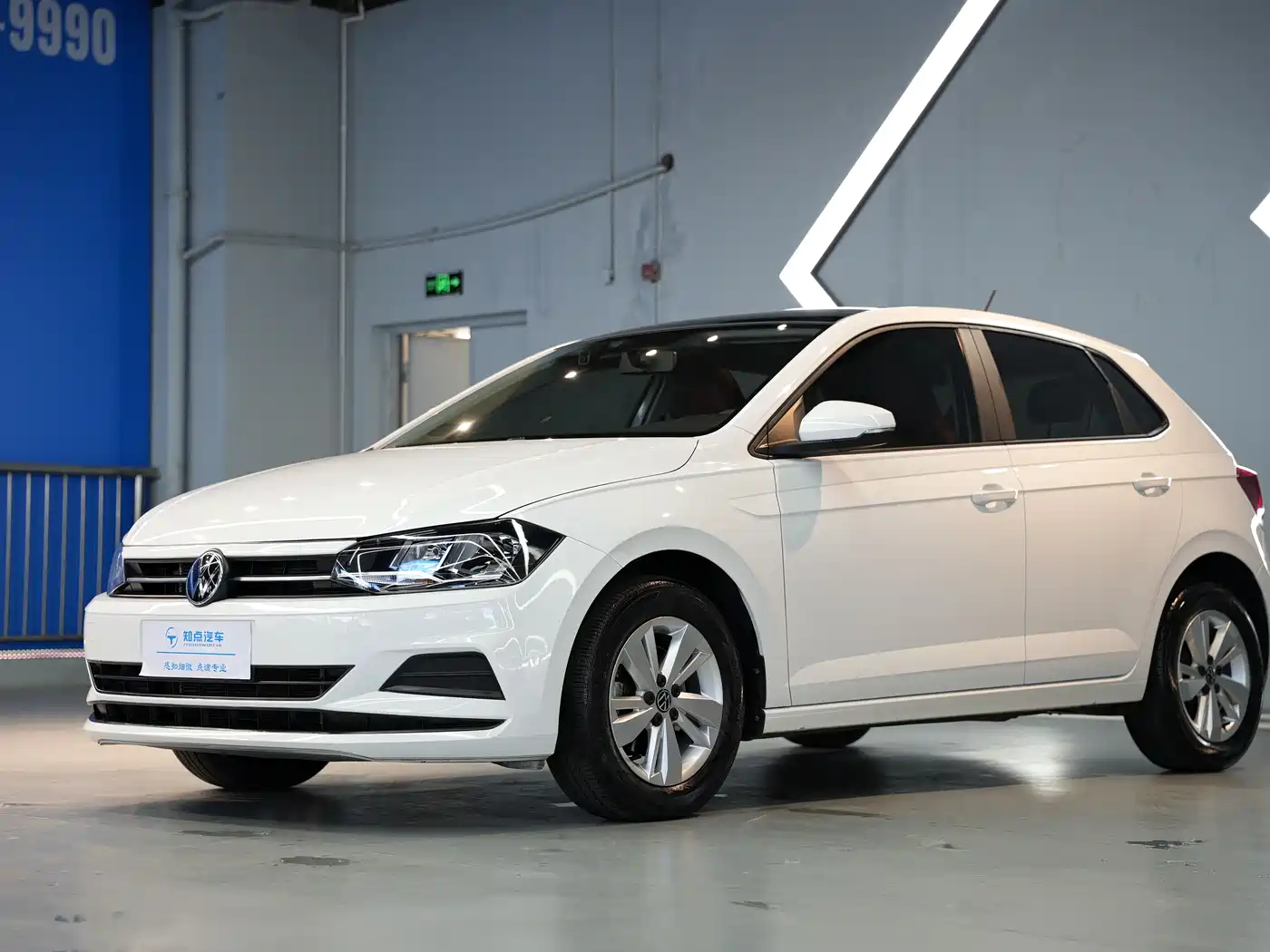 VOLKSWAGEN POLO