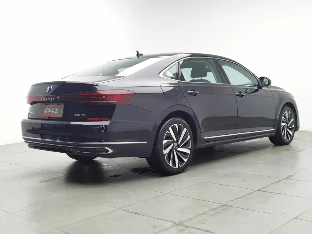 Фото 2 - Volkswagen Passat