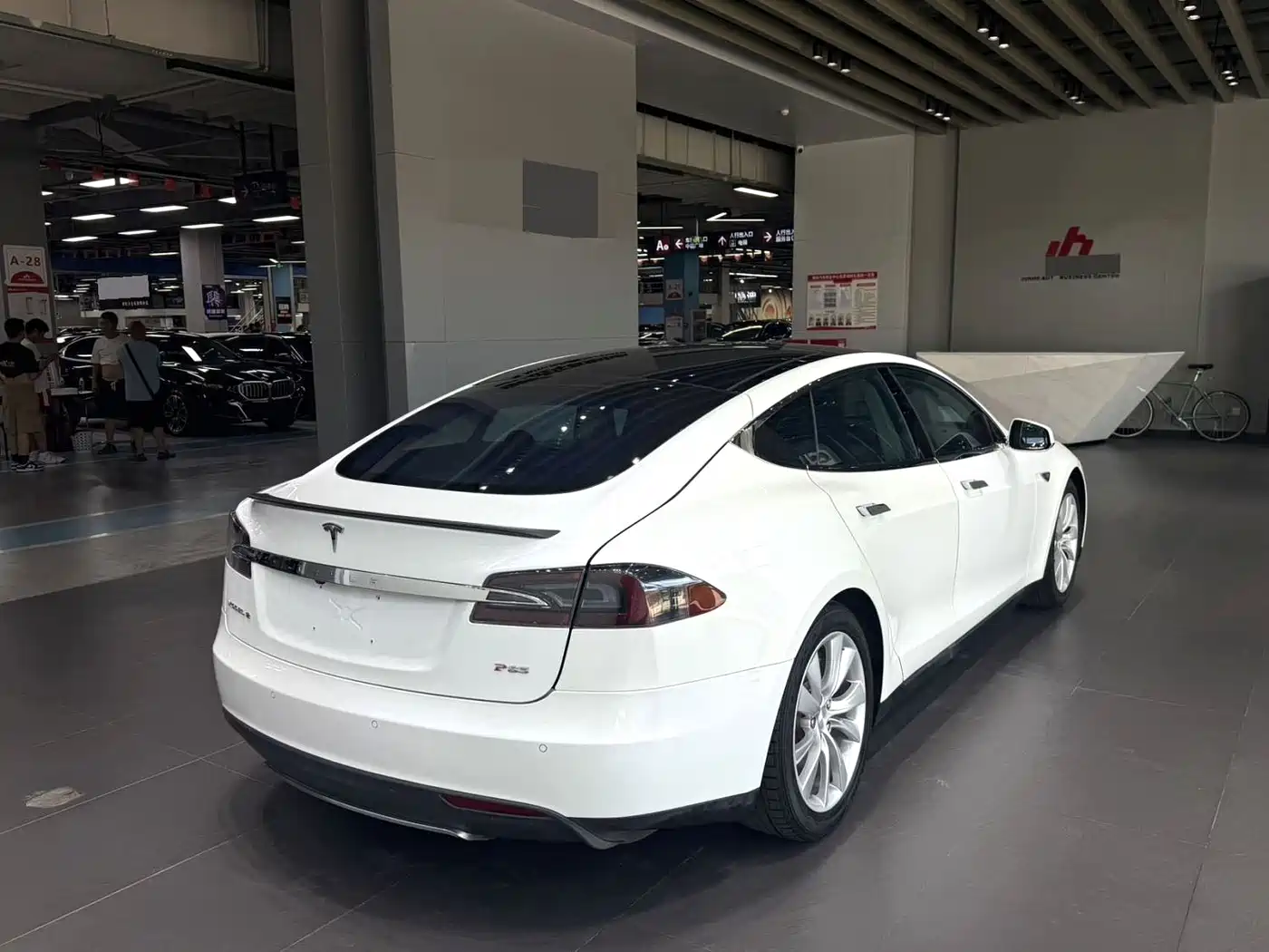 Tesla Model S 2014 2014 Model S P85