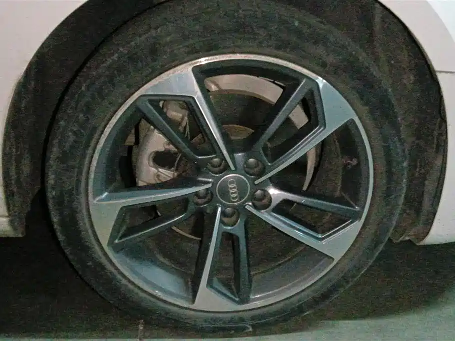 Audi A4L 2020 40 TFSI Fashion Dynamic Edition фото 6