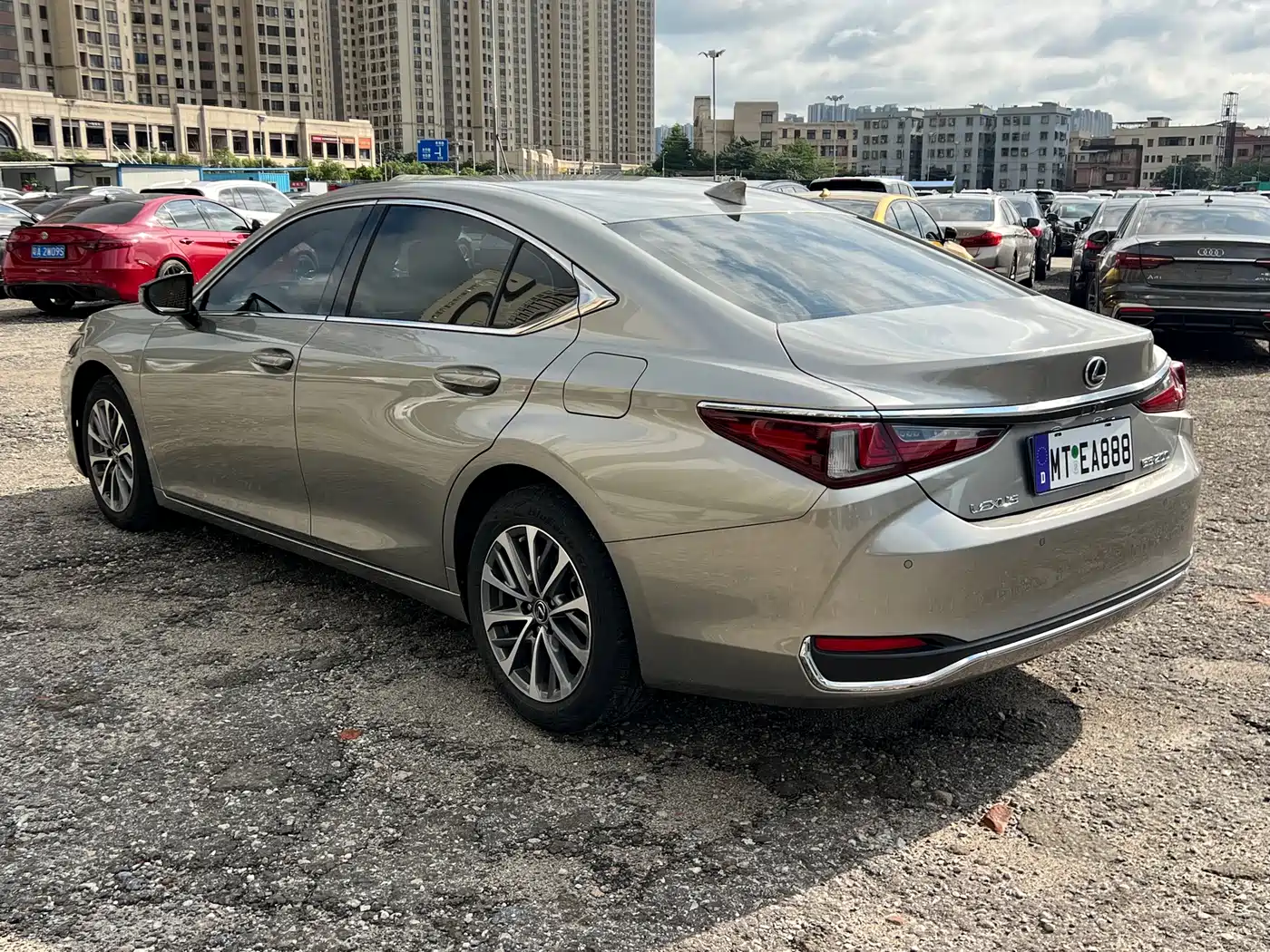 Lexus ES 2023 200 Luxury Edition фото 4