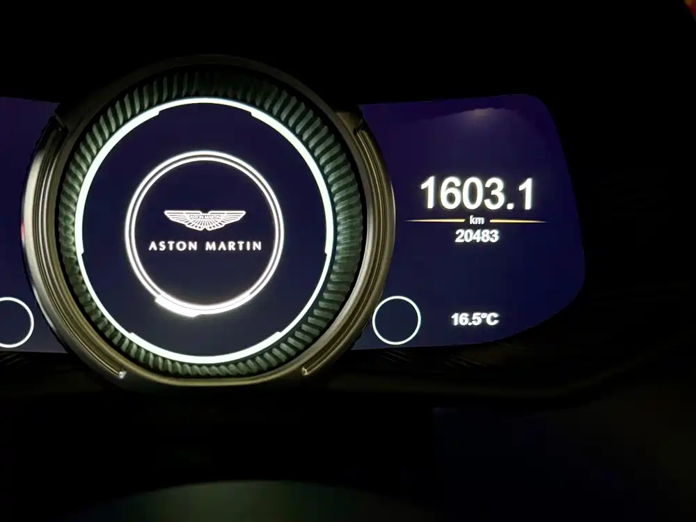 Фото 5 - Aston Martin DB11