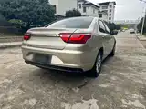 Фото 7 - Geely Vision