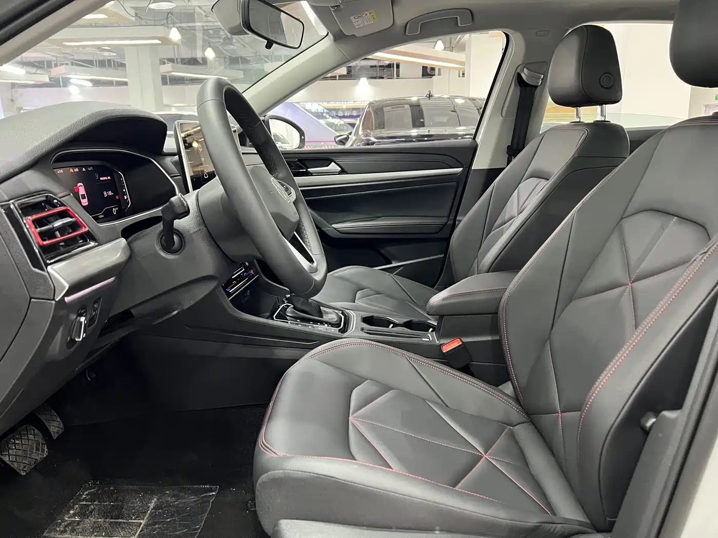 Volkswagen Lavida 2024 Model 300TSI DSG Starlight Leading Edition фото 11