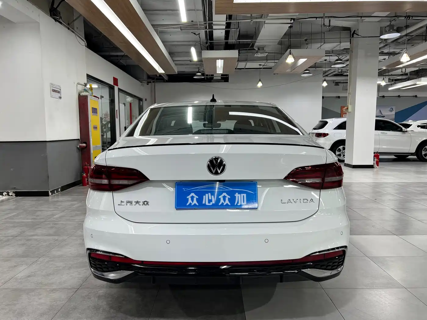 Volkswagen Lavida 2024 Model 300TSI DSG Starlight Leading Edition фото 6