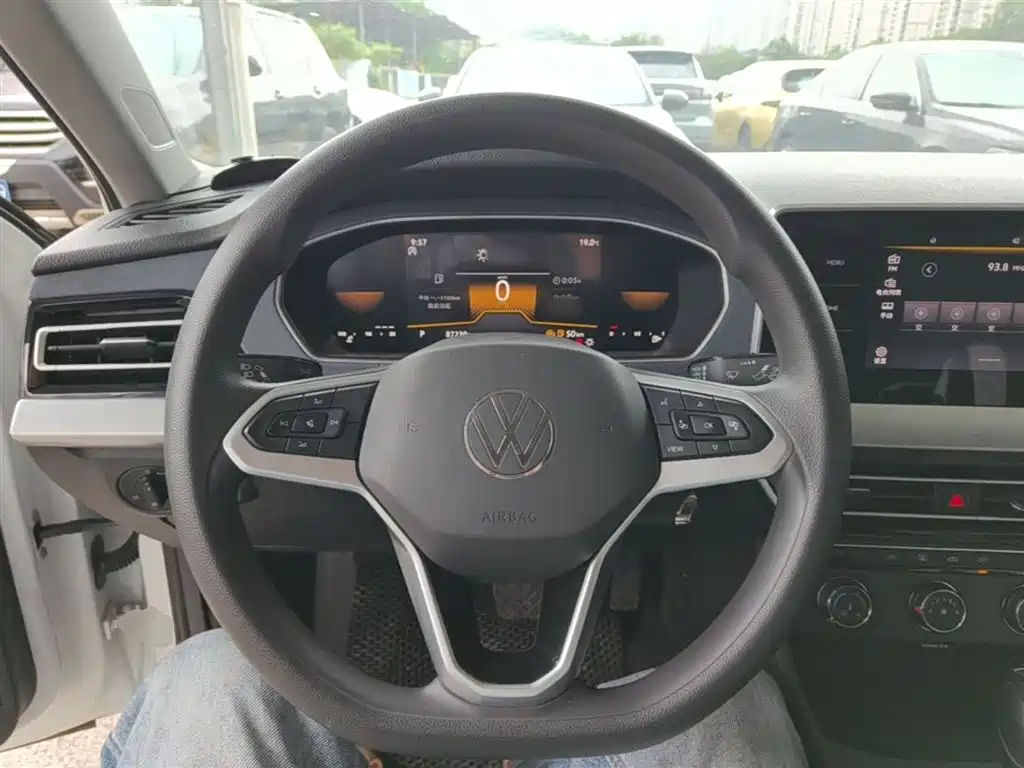 Volkswagen Lavida 2024 Model 1.5L Automatic Delight Edition фото 11