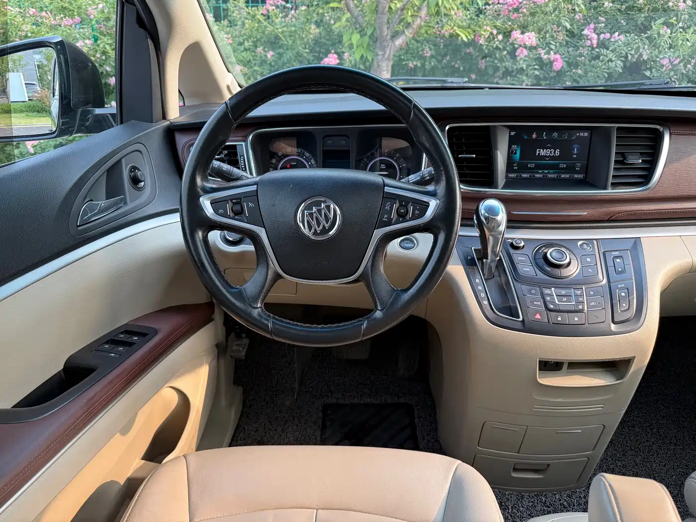 Buick GL8 2017 25S Premium Model China V фото 19
