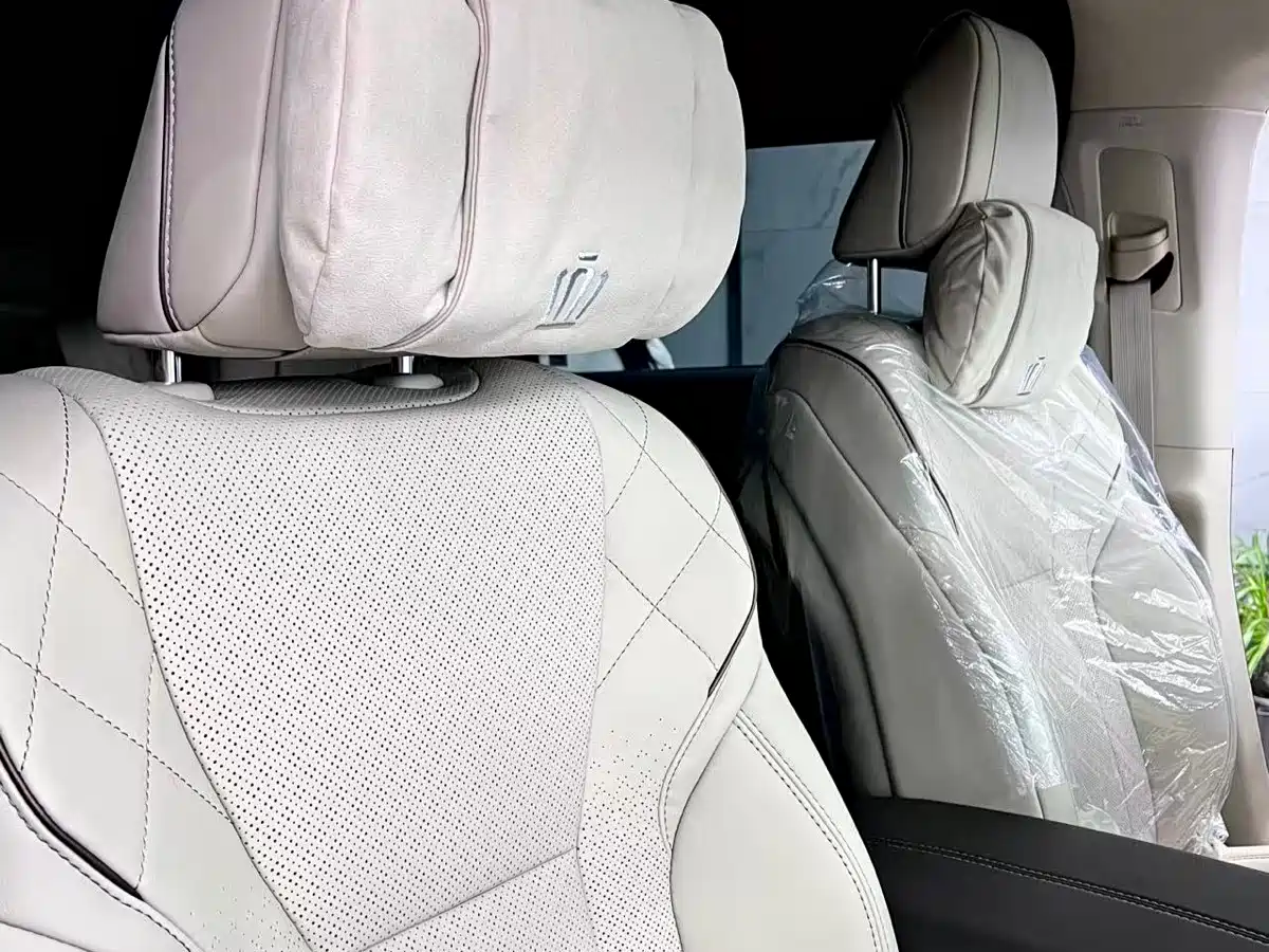 Toyota Vellfire 2025 Crown Hybrid 2.5L Ink Gold Executive Edition фото 17