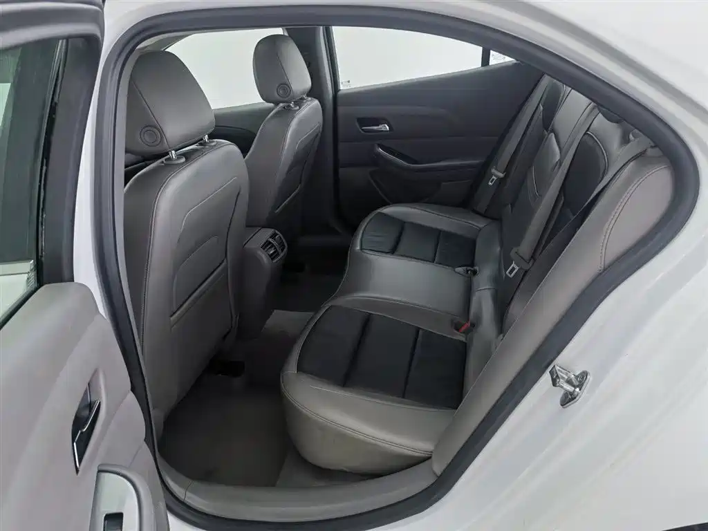 Chevrolet Malibu 2013 2.4L Automatic Luxury Edition фото 15