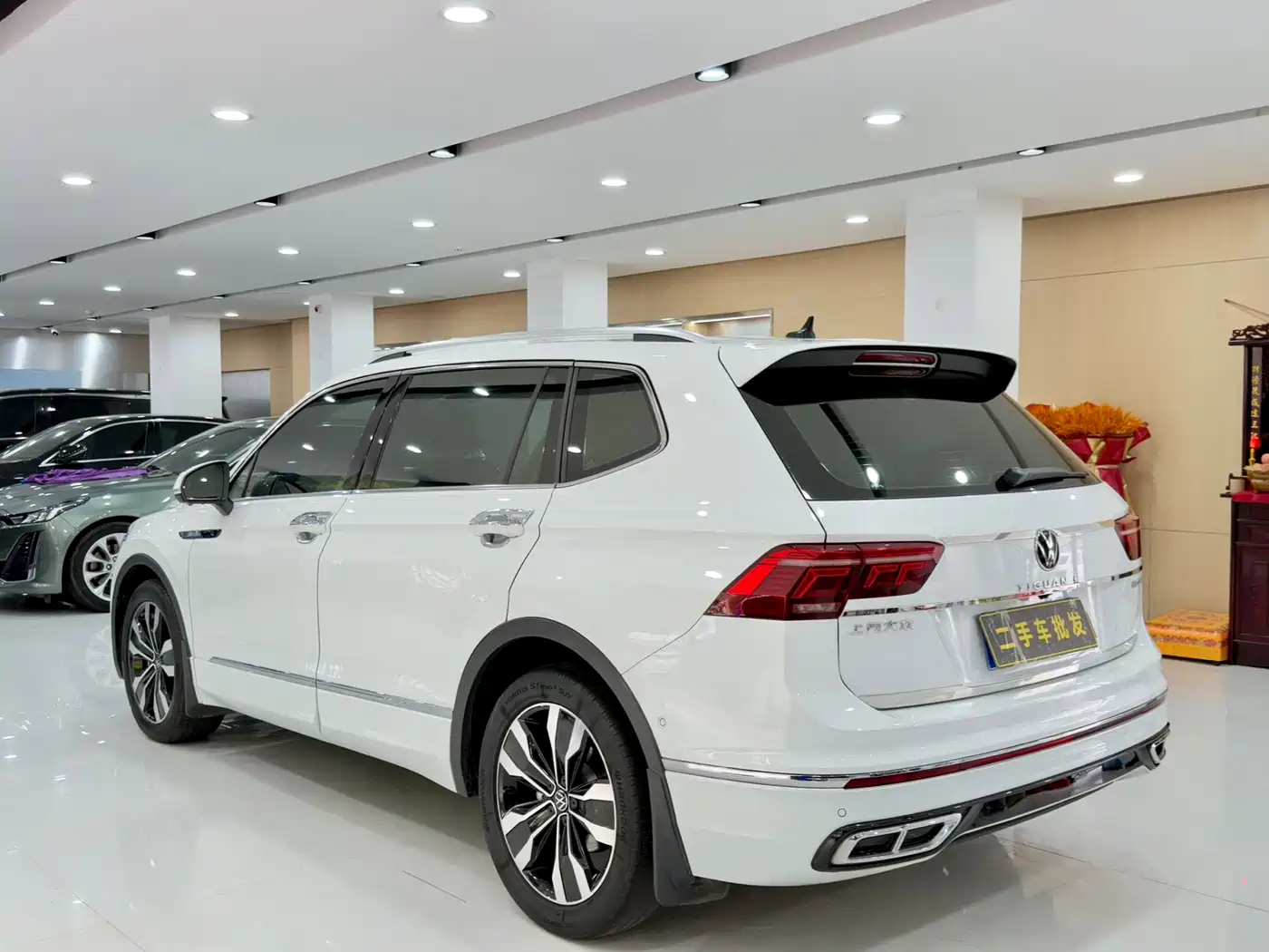 Volkswagen Tiguan L 2022 330TSI Auto 2WD R-Line Premium Edition фото 9