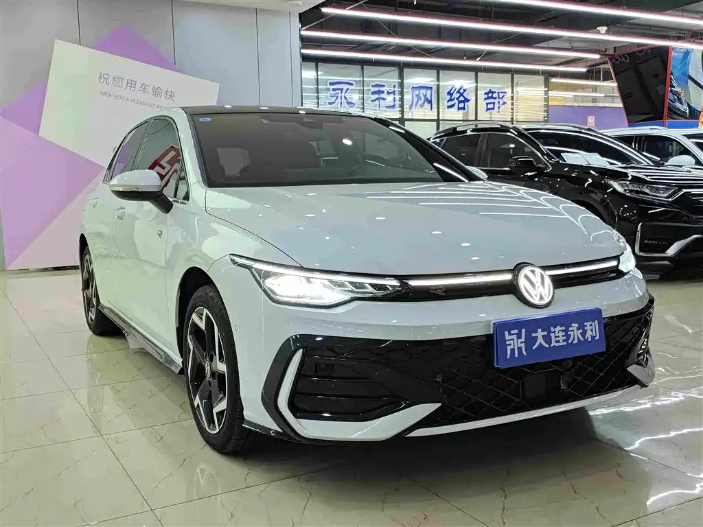 Volkswagen Golf 2025 2025 300TSI R-Line