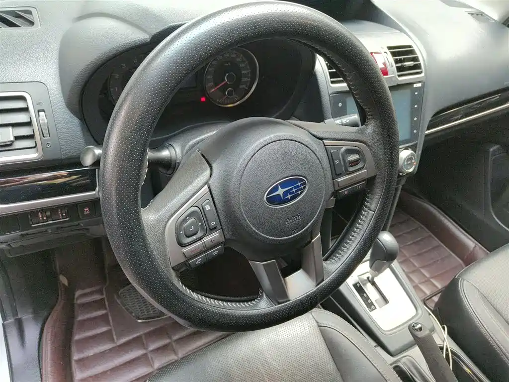 Subaru Forester 2016 2.0i Luxury Navigation Edition фото 3