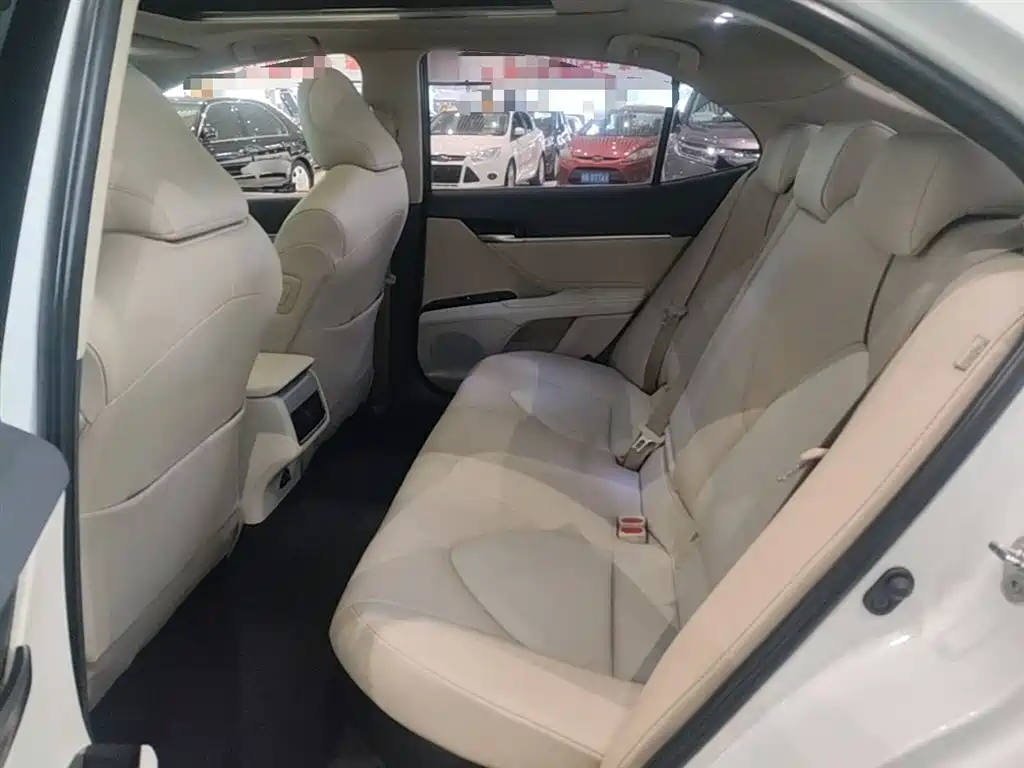 Toyota Camry 2019 Hybrid 2.5HG Luxury Edition China VI фото 17