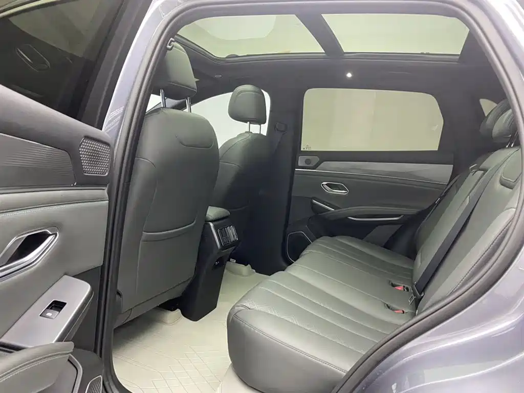 BYD Song L DM-i 2026 DM-i Smart Edition 130KM Superior фото 19