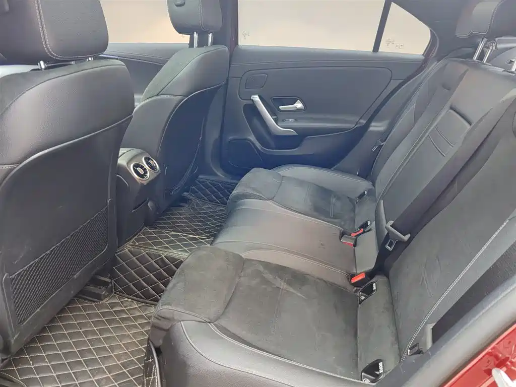 Mercedes-Benz A-Class 2019 A 200 L Sport Sedan фото 16