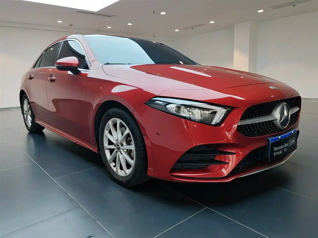 Mercedes-Benz A-Class 2019 A 200 L Sport Sedan фото 2