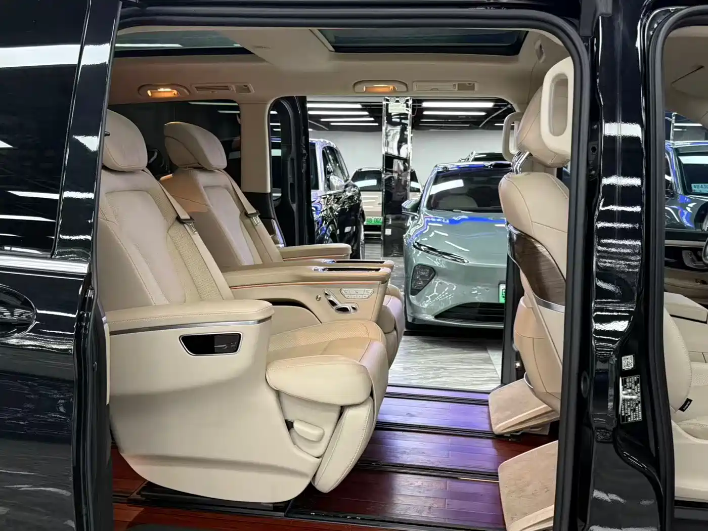 Mercedes-Benz V-Class 2021 V 260 Premium Edition фото 10