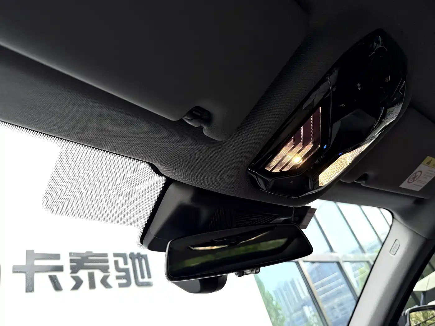 BMW 5 Series 2025 530Li Premium M Sport Package фото 7
