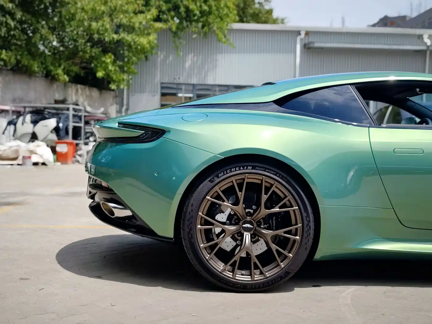 Aston Martin DB12 2024 2025 4.0T V8 Coupe