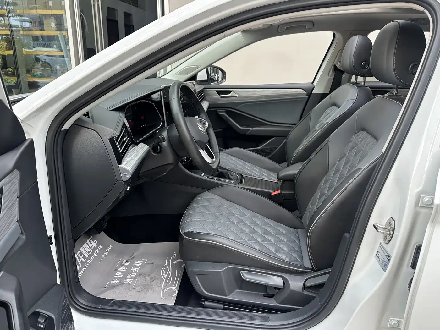 Volkswagen Sagitar 2025 Model Second Facelift 300TSI DSG Transcend Edition фото 6