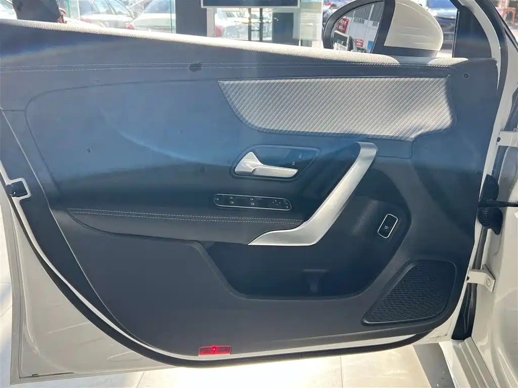 Mercedes-Benz A-Class 2023 A 200 L Dynamic фото 25