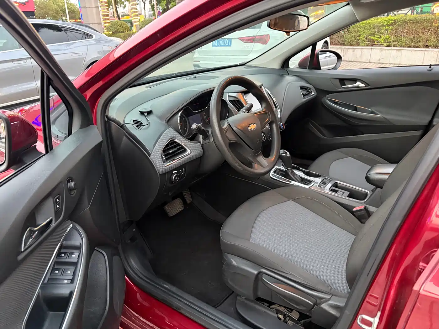 Chevrolet Cruze 2017 1.5L Automatic Pioneer Sunroof фото 10