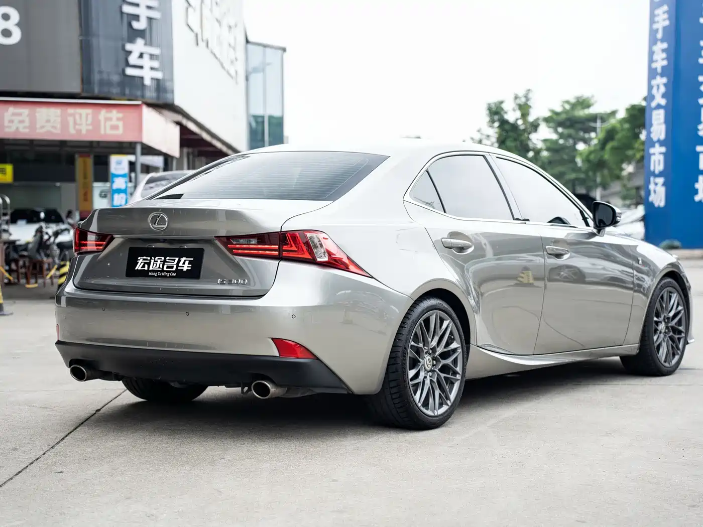 Lexus IS 2015 200t F SPORT фото 4
