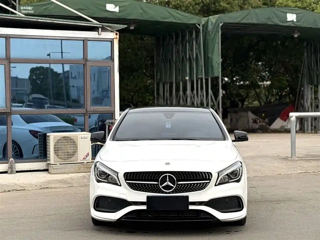 Mercedes-Benz CLA (Import) 2018 CLA 220 4MATIC фото 2