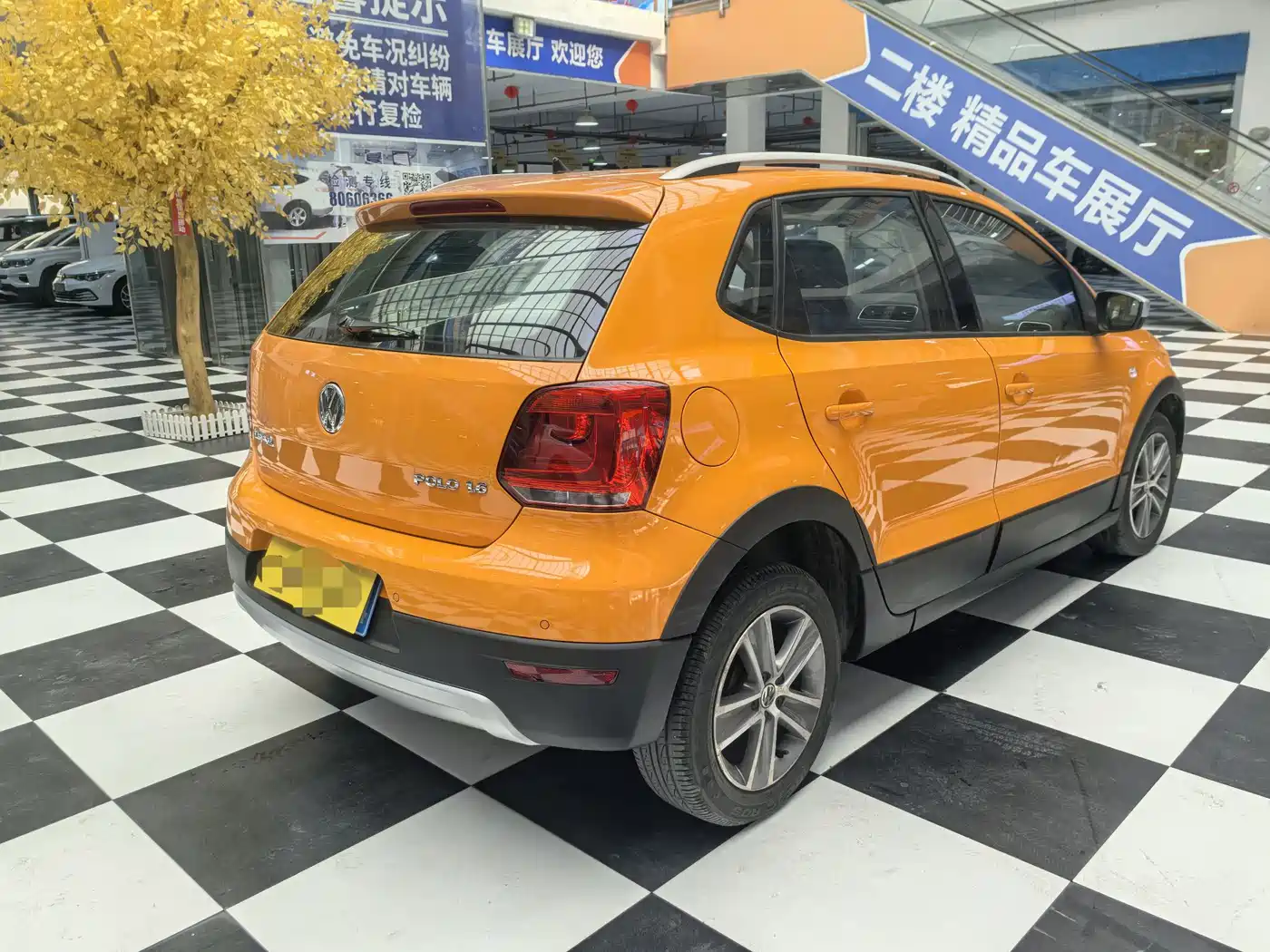 Volkswagen Polo 2012 1.6L Cross Polo AT фото 7