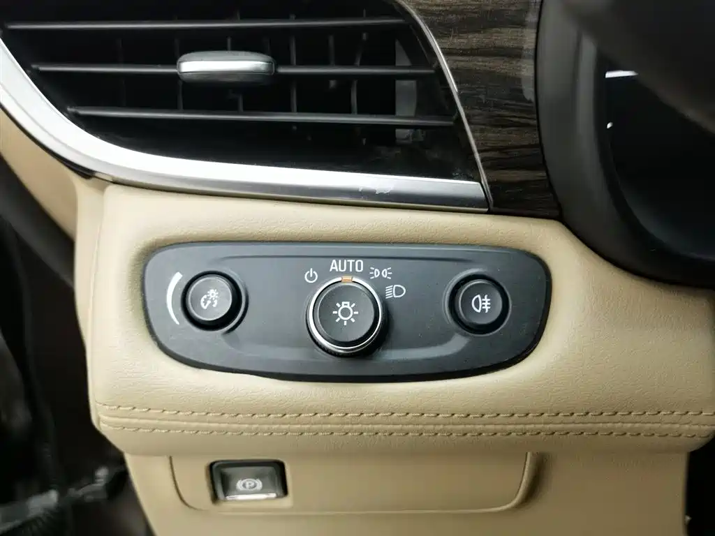 Buick GL8 2017 ES 28T Luxury China V фото 21