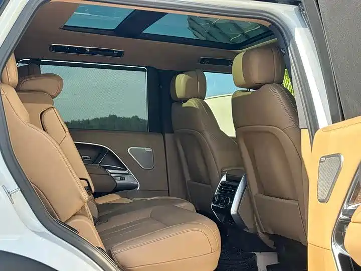 Land Rover Range Rover 2025 2024 3.0 L6 400PS Golden Age Extended 7-Seater