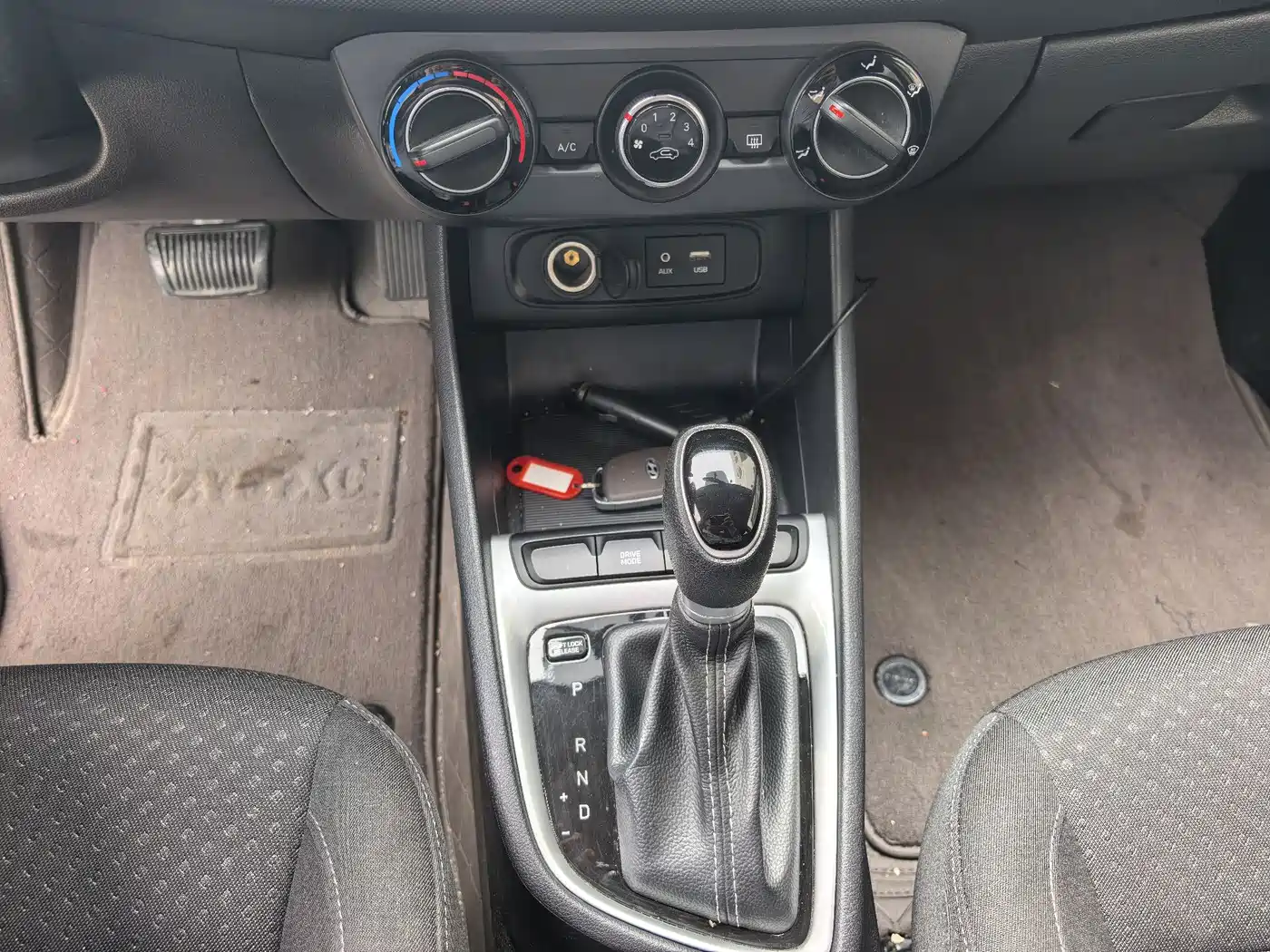 Hyundai Elantra 2018 1.6L Automatic Pleasing Edition GL China VI фото 26