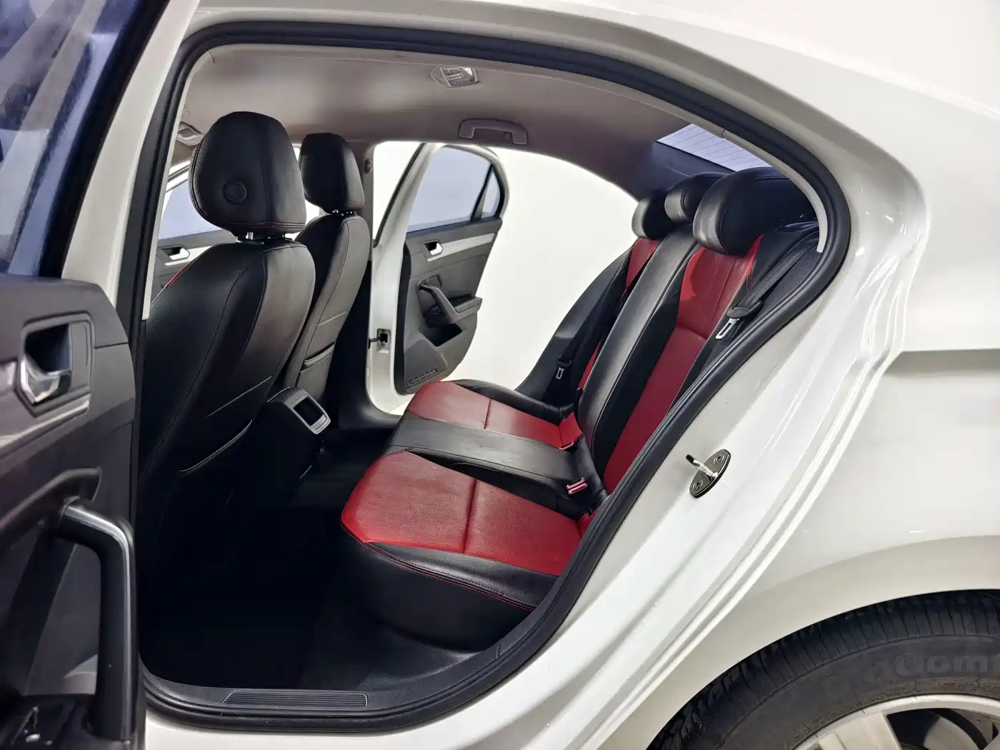 Volkswagen Lamando 2015 2015 230TSI DSG Style