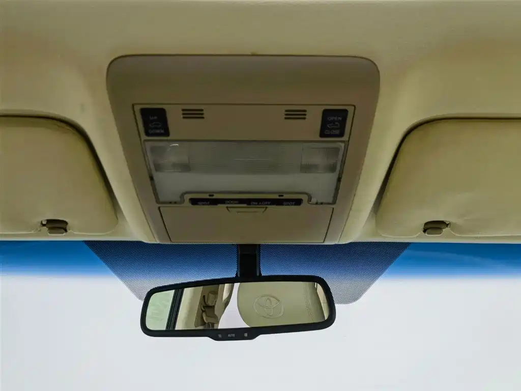 Toyota Land Cruiser (Import) фото 26