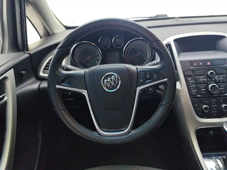 Buick Excelle 2012 2010 XT 1.6L Automatic Fashion