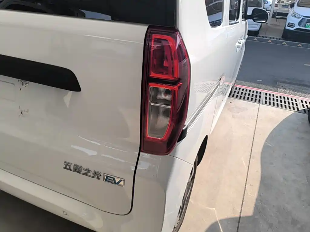 Wuling Motors Wuling Zhiguang NEV 2026 2025 Model 305km Base Version