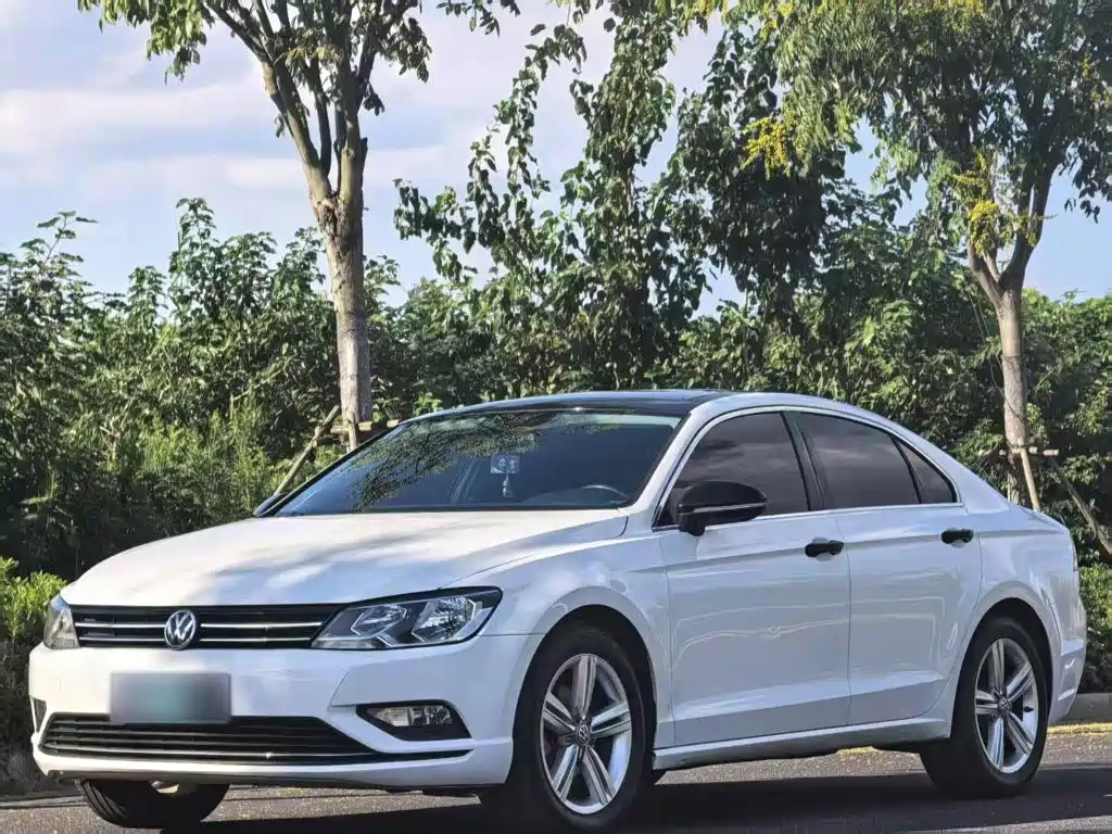 صورة 1 - Volkswagen Lamando