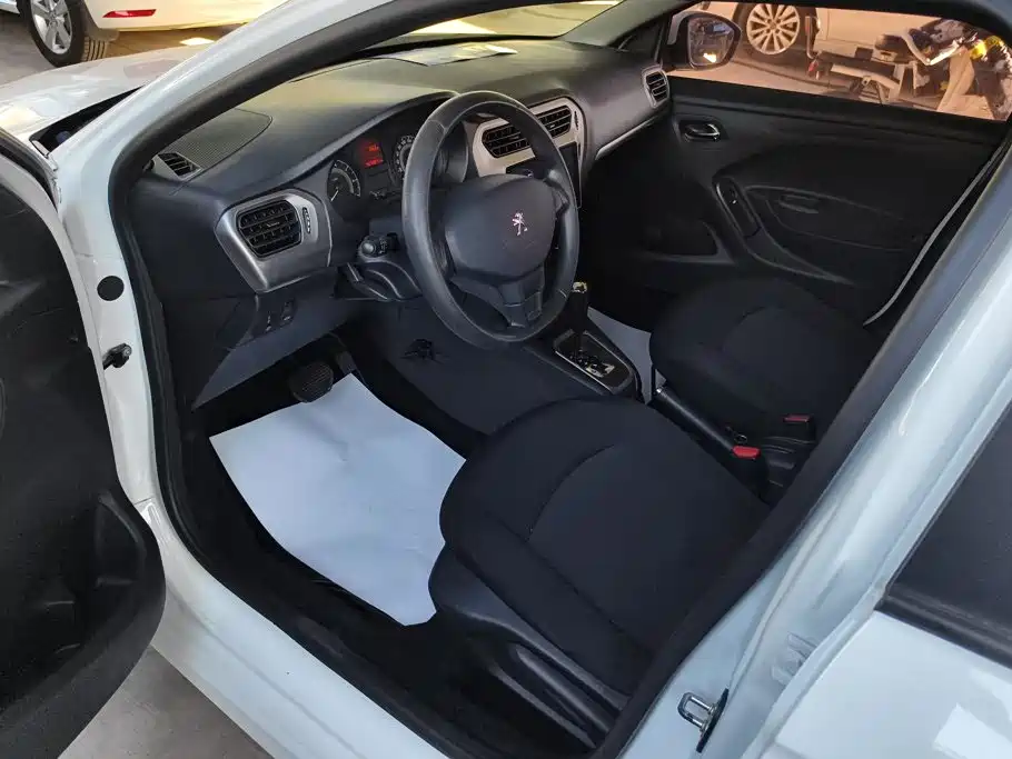 Photo 9 - Peugeot 301