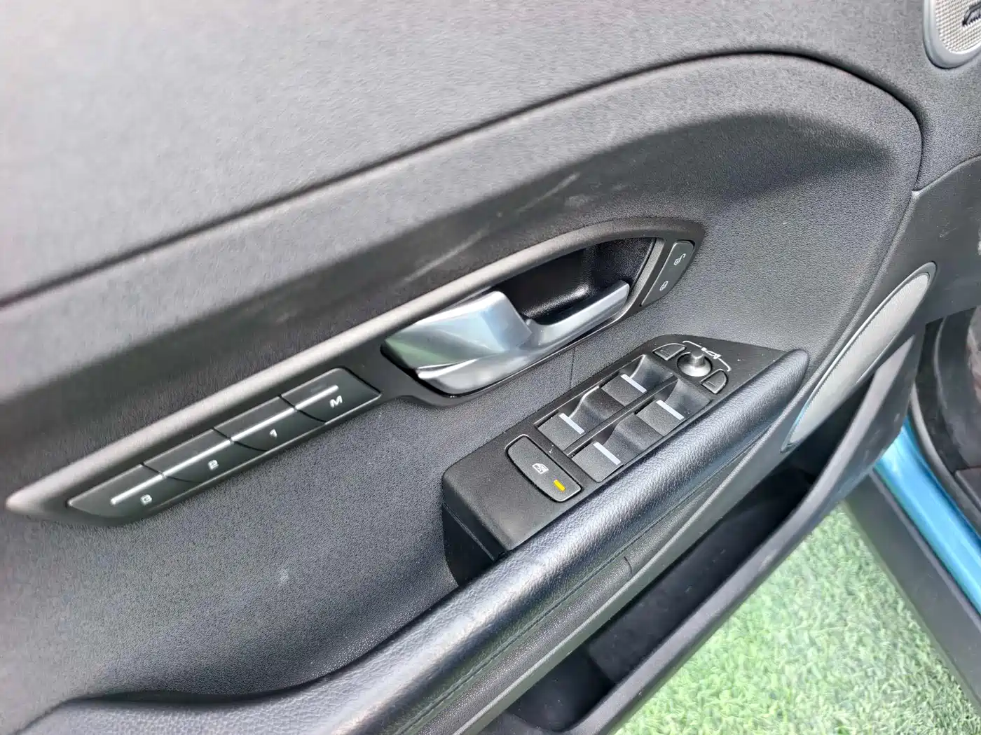 Land Rover Range Rover Evoque (Import) 2013 2.0T 5-door Dynamic Edition фото 8