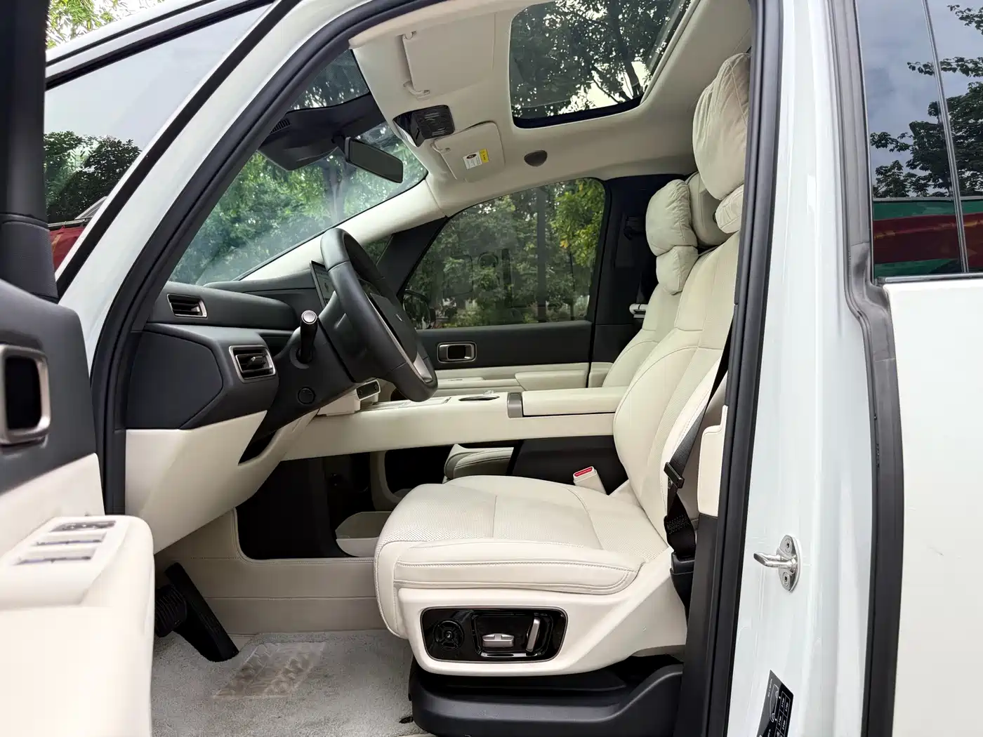 Li Auto MEGA 2025 2025 Model Home Family Special Edition